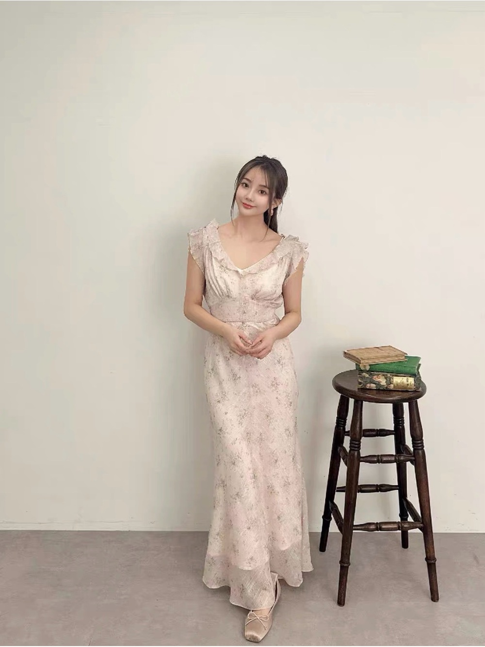 Deicy Japan Elegant Pink Floral Maxi Dress with Ruffle Shoulders